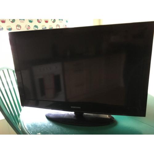 32" Samsung Flat Screen TV
