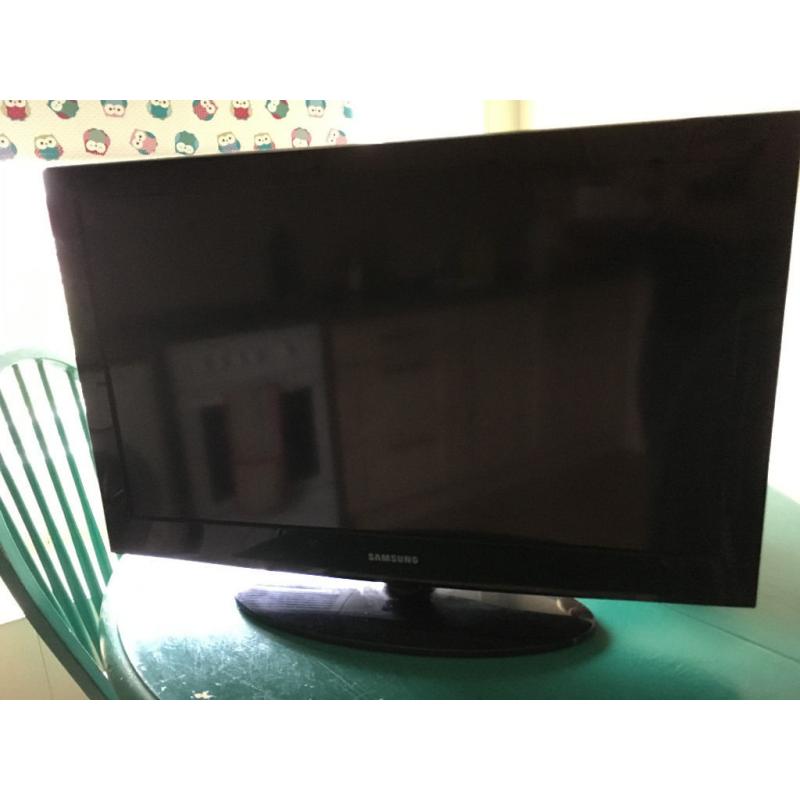 32" Samsung Flat Screen TV