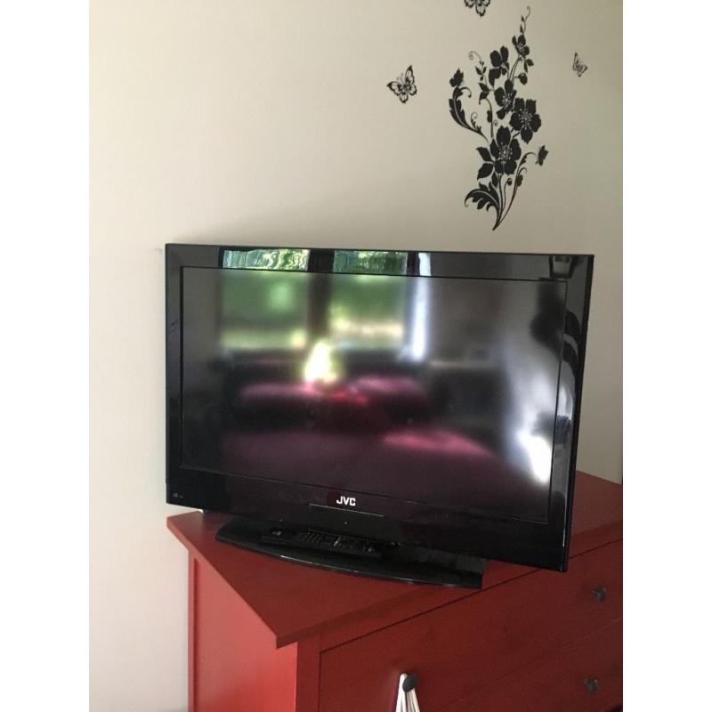 30" JVC black TV
