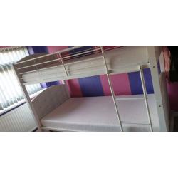 Bunk Beds splits into 2 single beds