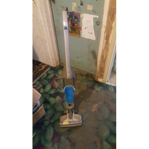 Vax air switch cordless vacuum cleaner--read all my add before replyin