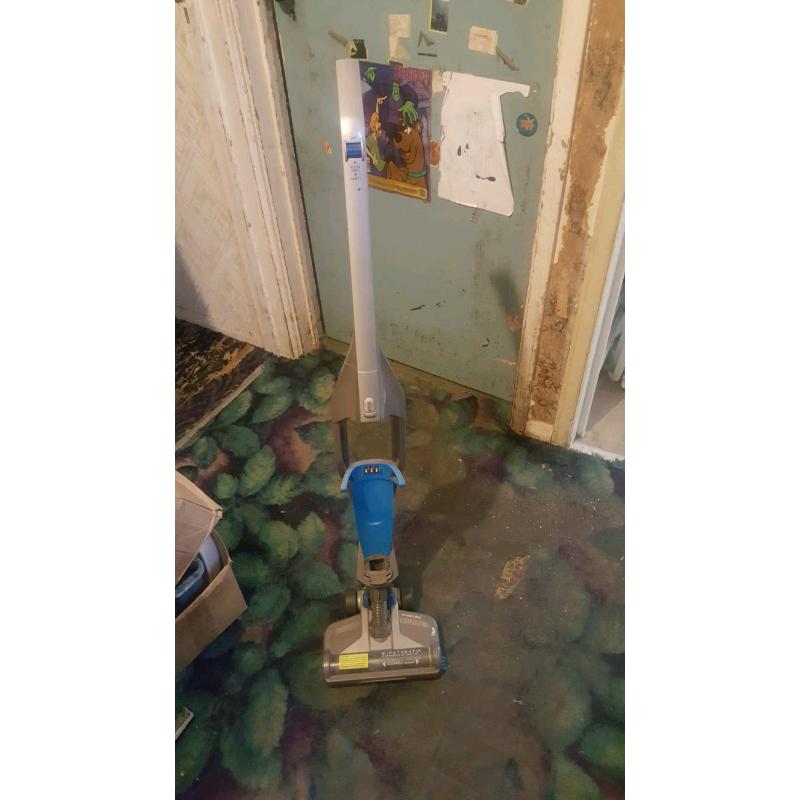 Vax air switch cordless vacuum cleaner--read all my add before replyin