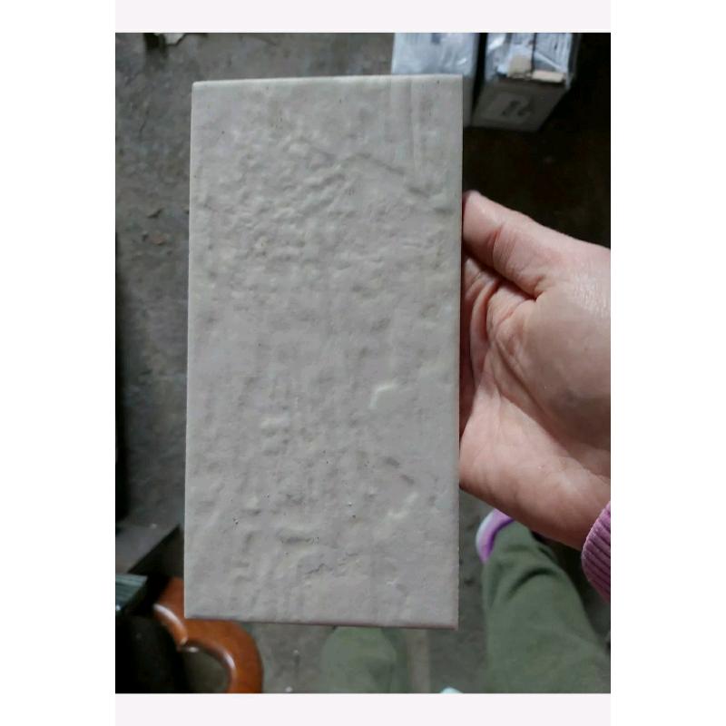X5 Boxs New hotrock Limestone Wall Tiles * Ystalyfera collection only