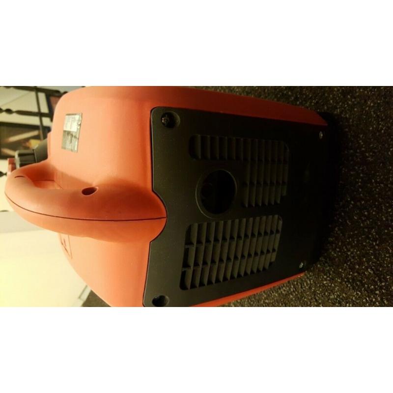 clarke 1000w. suitcase inverter generator.