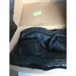 Safety shoes