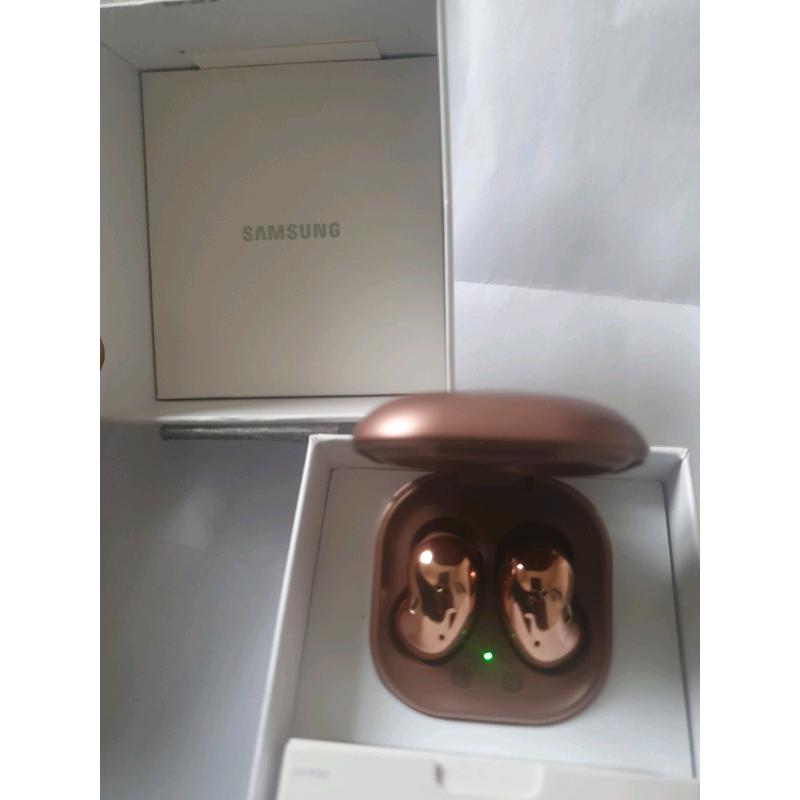 Buds live Samsung sound by akg
