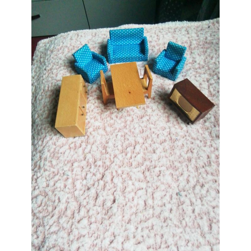 Antique dolls house furniture.