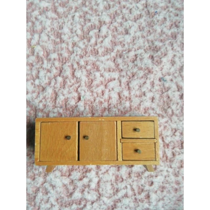Antique dolls house furniture.