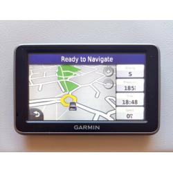 GARMIN n?vi 2300 Latest UK, AUSTRALIA, MIDDLE EAST NORTH AFRICA Maps GPS Sat Nav(no offers, please!)