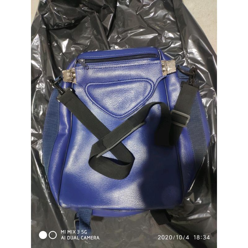 Bagster expandable motorcycle tank bag