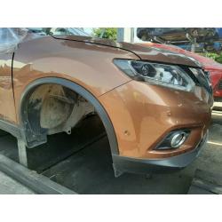 Front end assembly UK right hand drive Nissan X-trail T32 2017 Pre facelift 2014 - 2017 bumper.