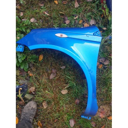 2004 Toyota Yaris Passengers Side wing