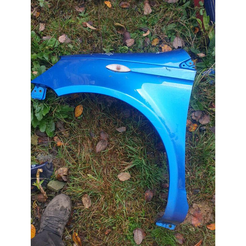 2004 Toyota Yaris Passengers Side wing