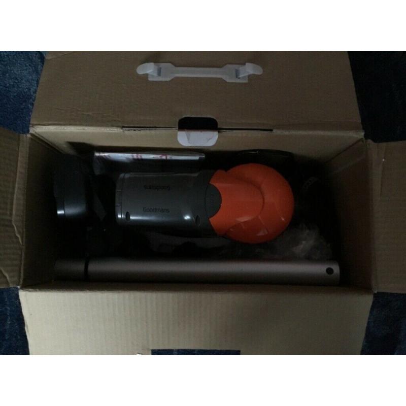 Goodmans 2 in 1 compact vacuum - New