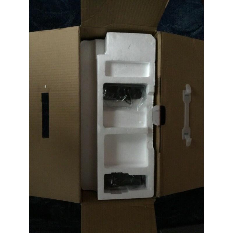 Goodmans 2 in 1 compact vacuum - New