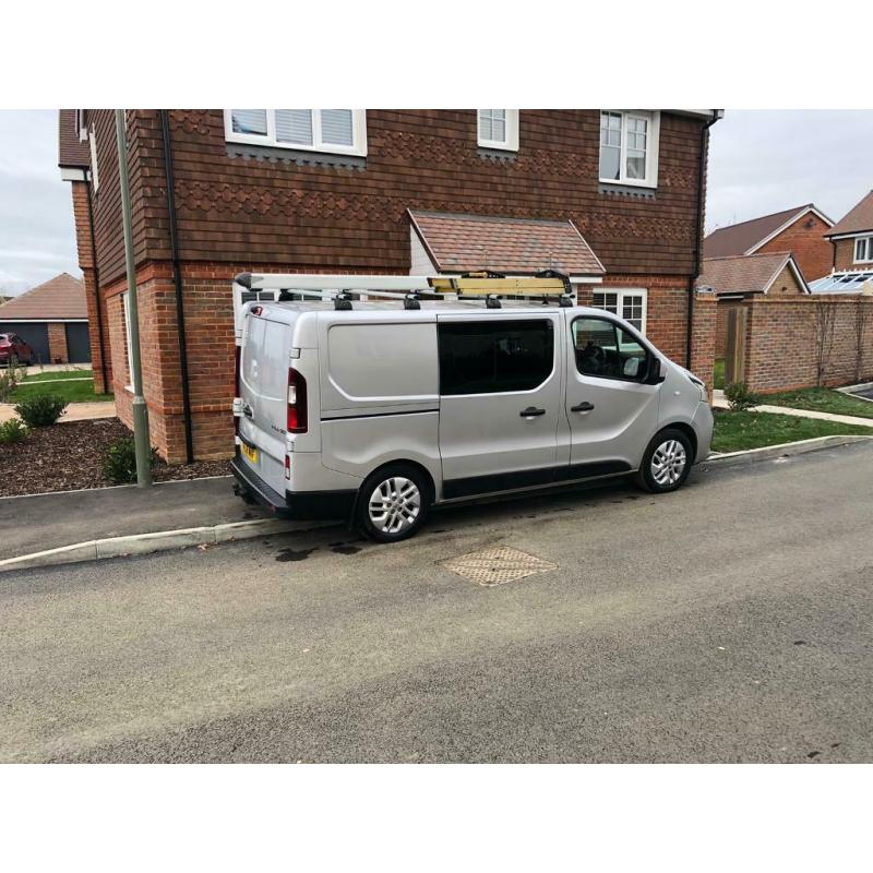 Rhino roof bars. Renault Trafic