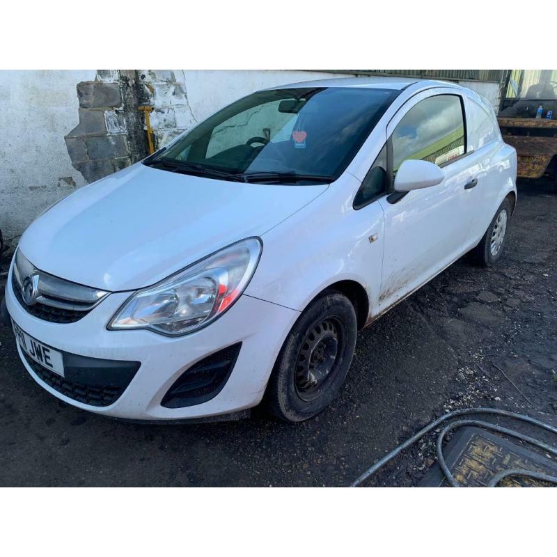 Vauxhall Corsa D facelift 2011 1.3 cdti white BREAKING FOR PARTS