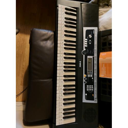 Yamaha portable keyboard YPT-210