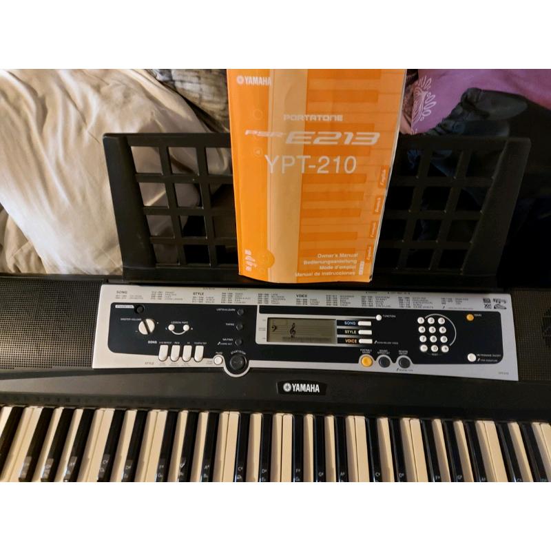 Yamaha portable keyboard YPT-210