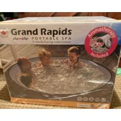BRAND NEW - Grand Rapids Inflatable 125-Jet 4-Person Hot Tub RRP?899!!!