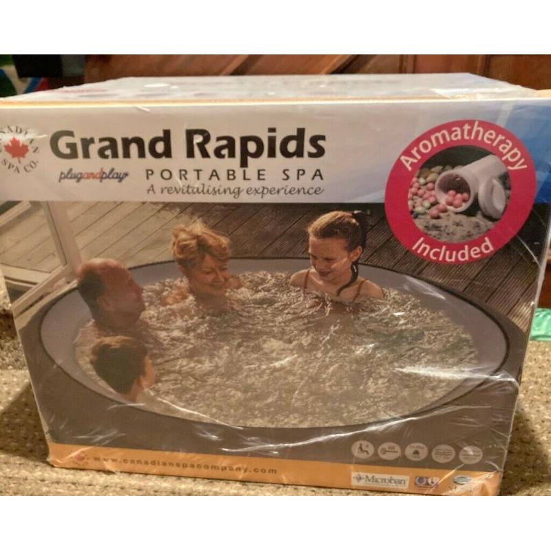 BRAND NEW - Grand Rapids Inflatable 125-Jet 4-Person Hot Tub RRP?899!!!