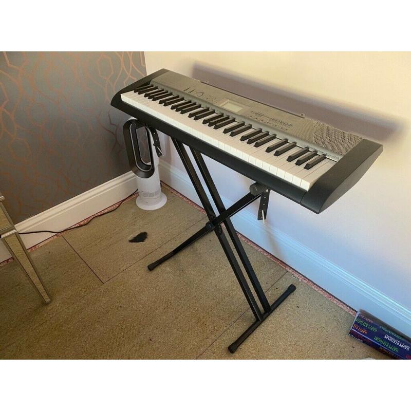 Casio lk125 keyboard and stand