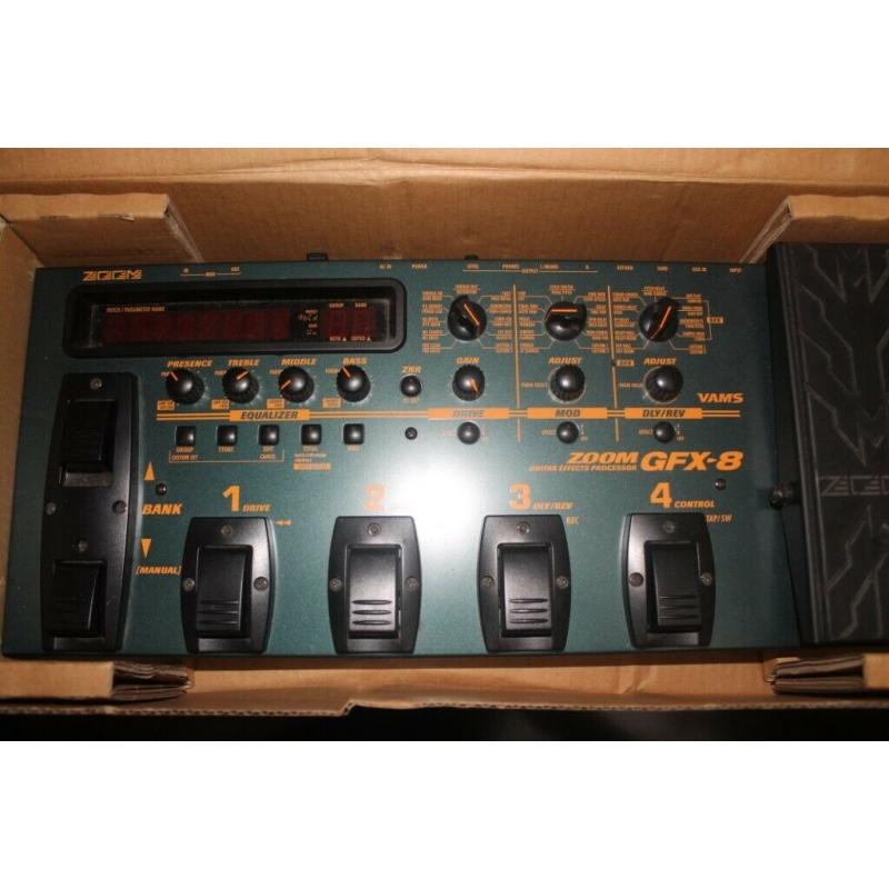 Zoom GFX8 Guitar Effects Pedal - Ideal Christmas Present for your Guitarist
