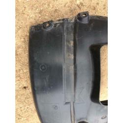 BMW 3 SERIES E90 M3 SALOON PASSENGER SIDE FRONT LEFT WHEEL ARCH SPLASH GUARD 2007-2013