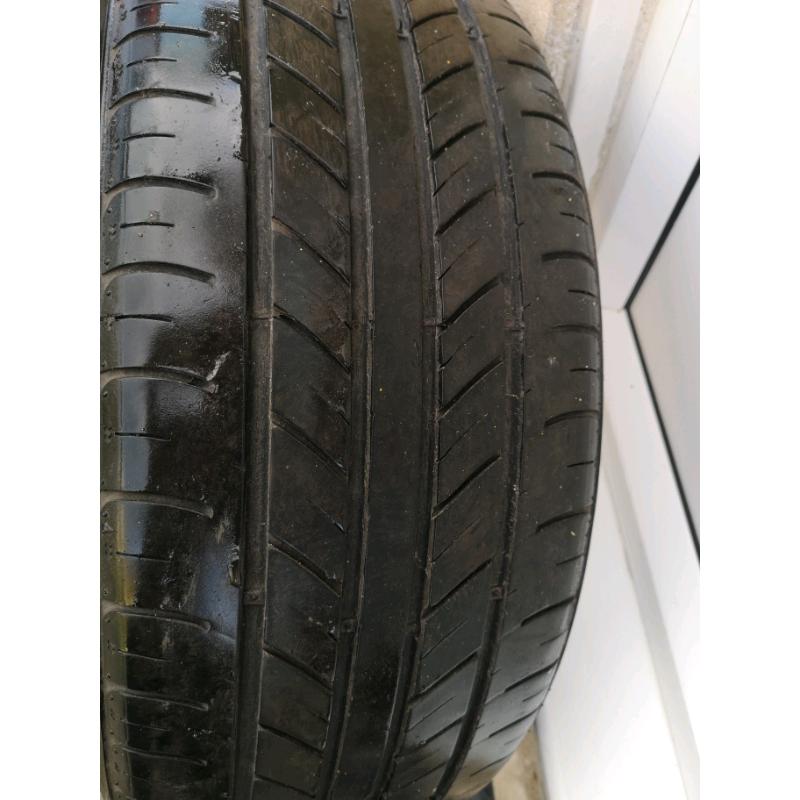 Tyre for sale