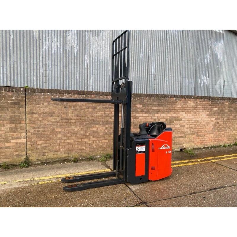 2013 Linde L12 electric stacker