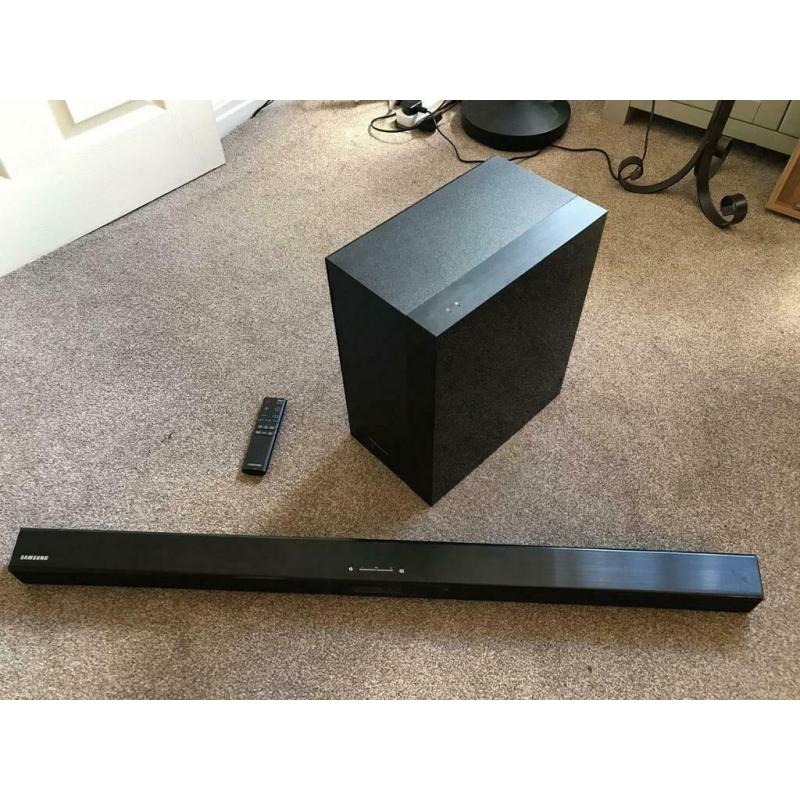 Samsung Soundbar 2.1 Channel 300W Wireless Subwoofer excellent condition