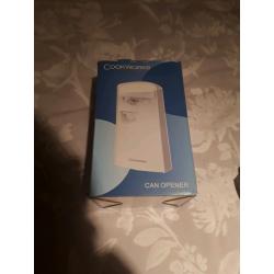 Electric can opener