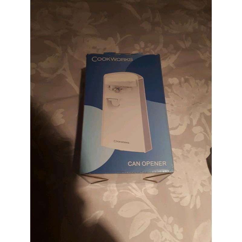 Electric can opener