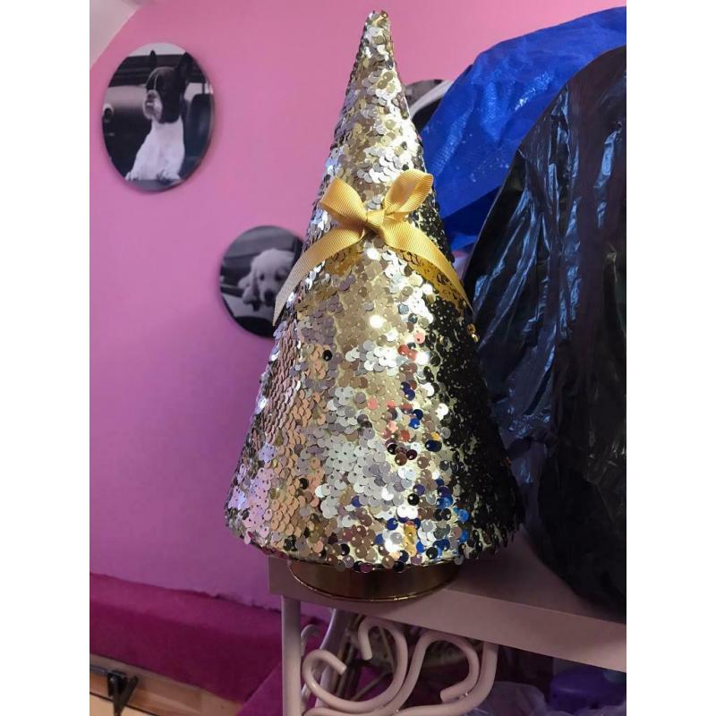 Sequin tree decoration