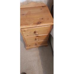 Quality Pine Matching Bedroom Furniture 7 Pieces