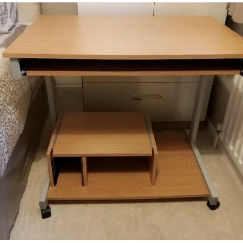 Office desk in great condition