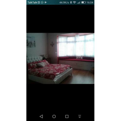 Bay window mattress with cushions covers
