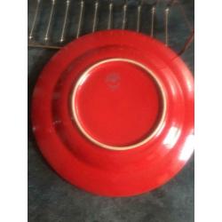 5 Solid and classy red plates + 1 small plate