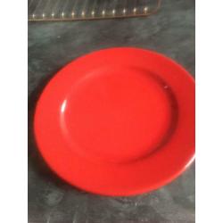 5 Solid and classy red plates + 1 small plate