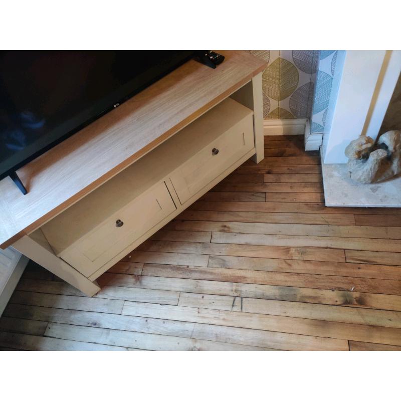Tv unit