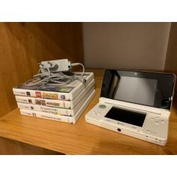 *SOLD* Nintendo 3DS with 4 Games