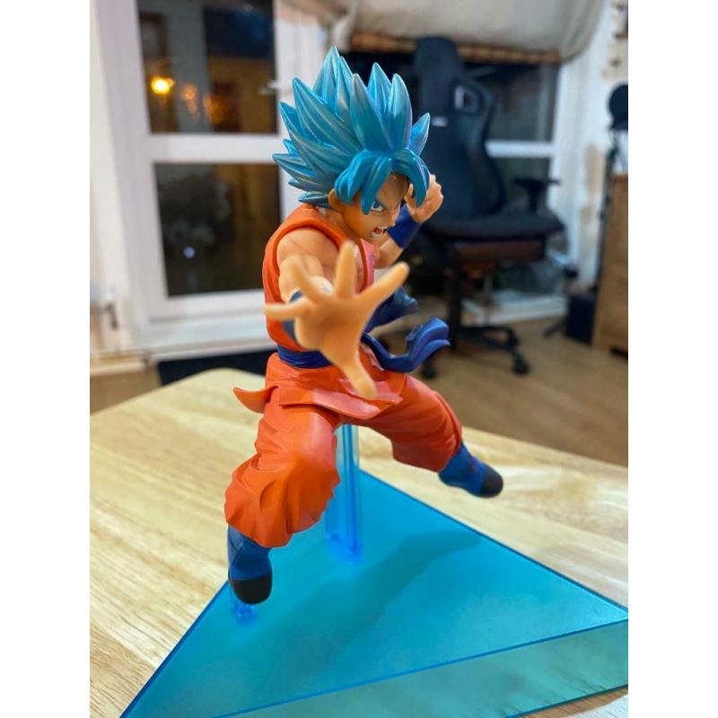 DRAGONBALL FIGHTERS 2016 GOKU SUPER SAIYAN GOD FIGURINE