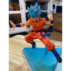 DRAGONBALL FIGHTERS 2016 GOKU SUPER SAIYAN GOD FIGURINE