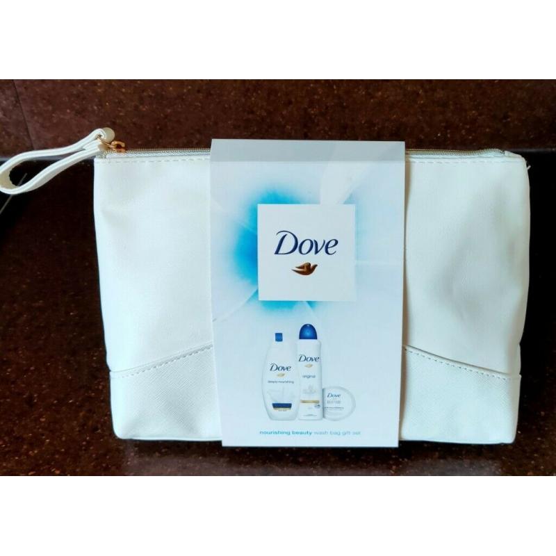Dove Nourishing Beauty Wash Bag Gift Set