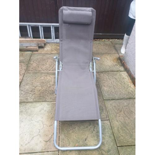 sun loungers