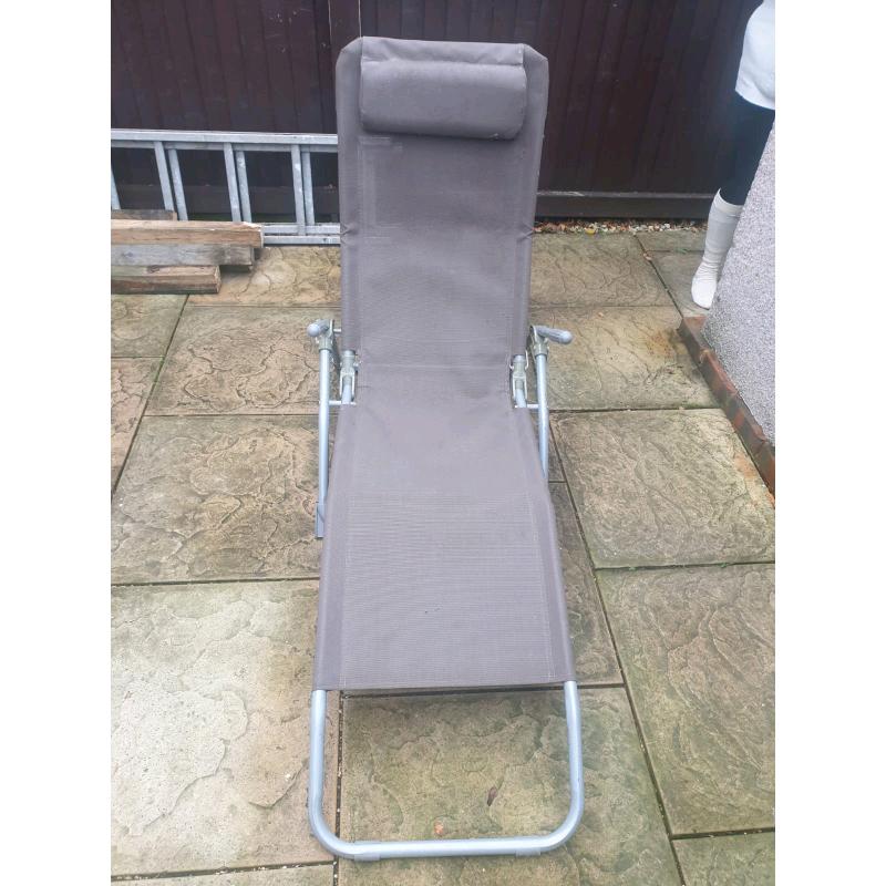 sun loungers