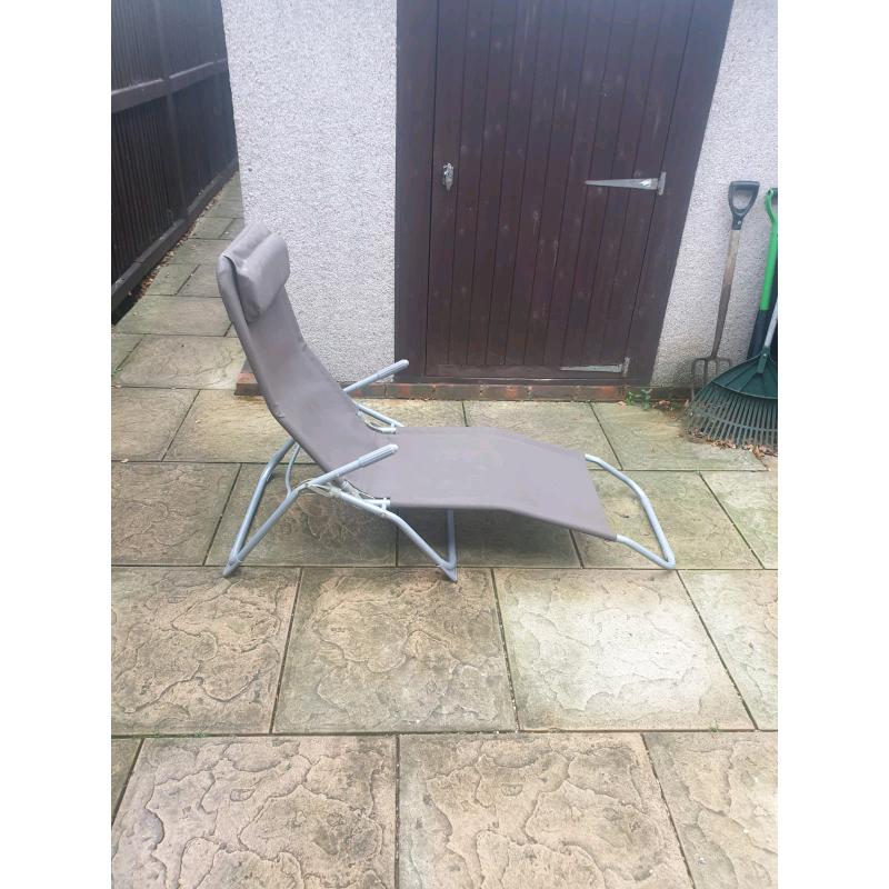 sun loungers