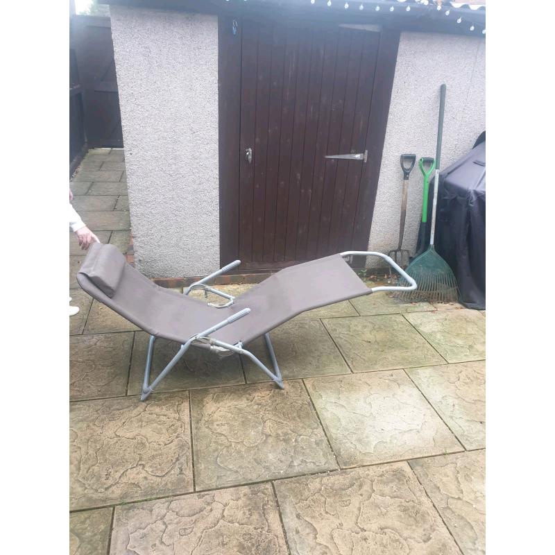 sun loungers