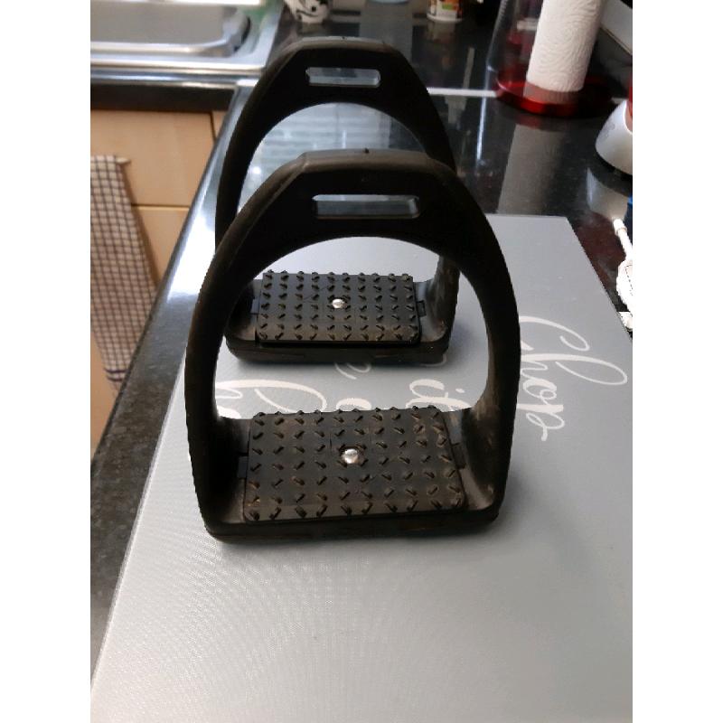 Compositi stirrups