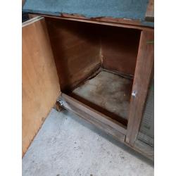 Large Hutch